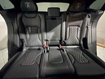 LAMBORGHINI Urus SE VERDE TURBINE LUCIDO PPF B&O 3D 23