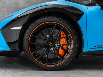 LAMBORGHINI Huracán Sterrato