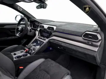 LAMBORGHINI Urus Performante MY24