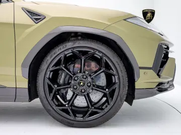 LAMBORGHINI Urus Performante MY24