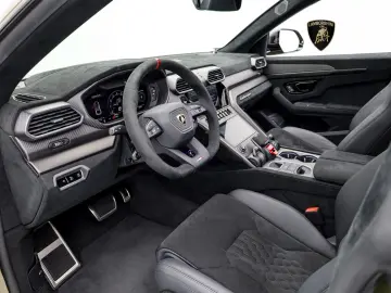 LAMBORGHINI Urus Performante MY24