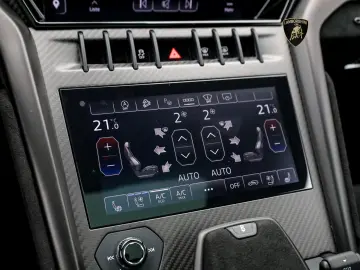 LAMBORGHINI Urus Performante MY24