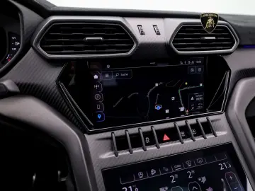 LAMBORGHINI Urus Performante MY24