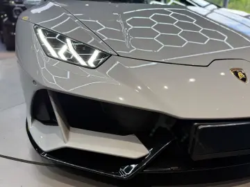 LAMBORGHINI Huracán EVO Spyder