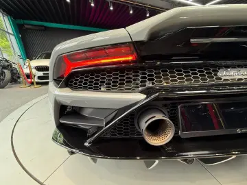 LAMBORGHINI Huracán EVO Spyder