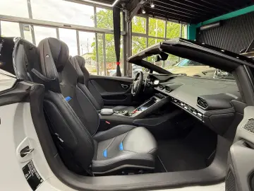 LAMBORGHINI Huracán EVO Spyder