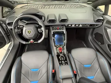 LAMBORGHINI Huracán EVO Spyder