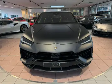 LAMBORGHINI Urus Performante  Matt Lack Panorama B&O 23