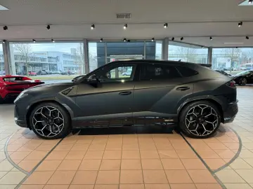 LAMBORGHINI Urus Performante  Matt Lack Panorama B&O 23