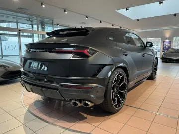 LAMBORGHINI Urus Performante  Matt Lack Panorama B&O 23