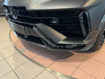 LAMBORGHINI Urus Performante  Matt Lack Panorama B&O 23
