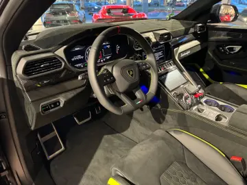 LAMBORGHINI Urus Performante  Matt Lack Panorama B&O 23