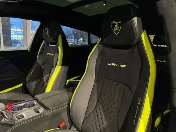 LAMBORGHINI Urus Performante  Matt Lack Panorama B&O 23
