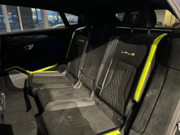 LAMBORGHINI Urus Performante  Matt Lack Panorama B&O 23