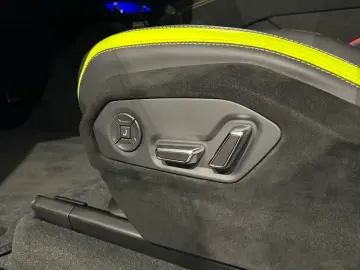 LAMBORGHINI Urus Performante  Matt Lack Panorama B&O 23