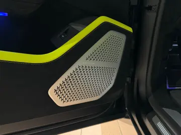 LAMBORGHINI Urus Performante  Matt Lack Panorama B&O 23