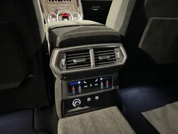 LAMBORGHINI Urus Performante  Matt Lack Panorama B&O 23