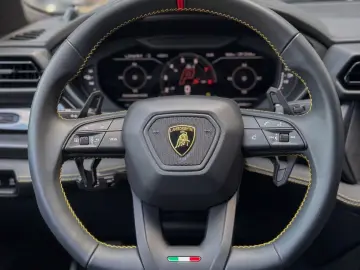 LAMBORGHINI Urus SE -9.500KM-PANO-23 -B&O