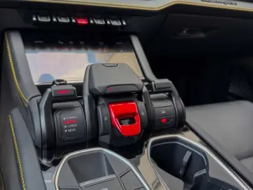 LAMBORGHINI Urus SE -9.500KM-PANO-23 -B&O