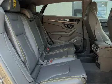 LAMBORGHINI Urus SE -9.500KM-PANO-23 -B&O