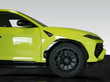 LAMBORGHINI Urus SE   Verde Scandal   Akrapovic   Black Roof