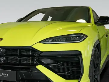 LAMBORGHINI Urus SE   Verde Scandal   Akrapovic   Black Roof