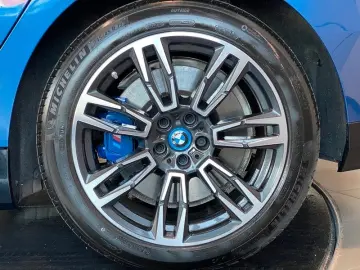 BMW 550e Lim xDr. M-Sport SurrView Sbel HUD AHK ACC