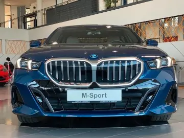 BMW 550e Lim xDr. M-Sport SurrView Sbel HUD AHK ACC