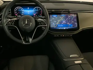 MERCEDES-BENZ E 220 d Limo AVANTGARDE Pano DISTRONIC Keyless