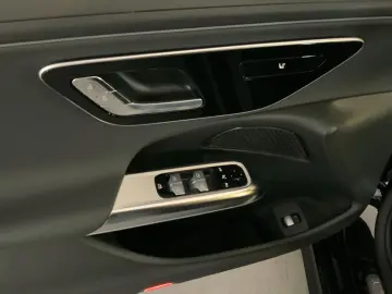 MERCEDES-BENZ E 220 d Limo AVANTGARDE Pano DISTRONIC Keyless
