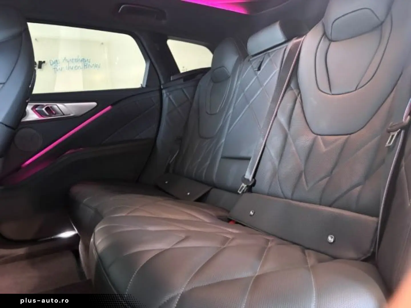 BMW XM 50e MSpo Massage Ventil 360