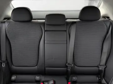 MERCEDES-BENZ C 220d Avantgarde STANDHE. LEDER SOUND…