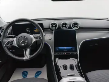 MERCEDES-BENZ C 220d Avantgarde STANDHE. LEDER SOUND…