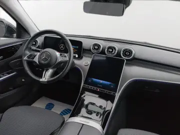 MERCEDES-BENZ C 220d Avantgarde STANDHE. LEDER SOUND…