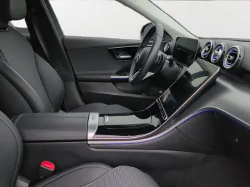 MERCEDES-BENZ C 220d Avantgarde STANDHE. LEDER SOUND…