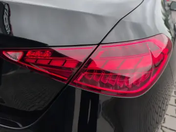 MERCEDES-BENZ C 220d Avantgarde STANDHE. LEDER SOUND…
