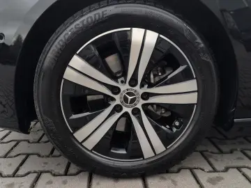 MERCEDES-BENZ C 220d Avantgarde STANDHE. LEDER SOUND…