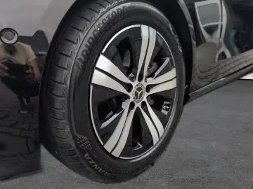 MERCEDES-BENZ C 220d Avantgarde STANDHE. LEDER SOUND…