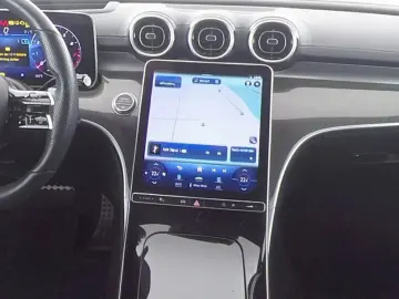 MERCEDES-BENZ C 200 AMG Line DISTR DigitalL HUD Keyless 360