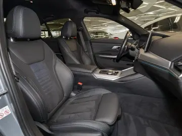 BMW 320d M Sport ACC AHK RFK NAVI LED Sound Syst.