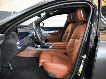 BMW 760i xDrive Bowers&Wilkins Pano 360  LED HeadUP