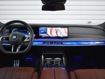 BMW 760i xDrive Bowers&Wilkins Pano 360  LED HeadUP