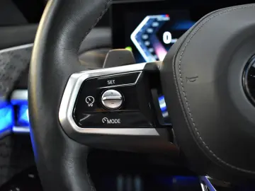 BMW 760i xDrive Bowers&Wilkins Pano 360  LED HeadUP