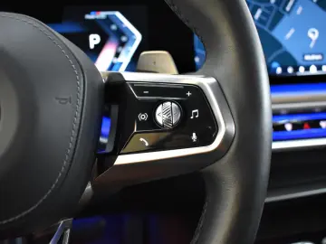 BMW 760i xDrive Bowers&Wilkins Pano 360  LED HeadUP