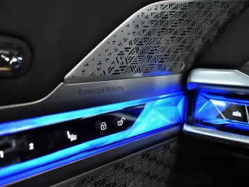 BMW 760i xDrive Bowers&Wilkins Pano 360  LED HeadUP