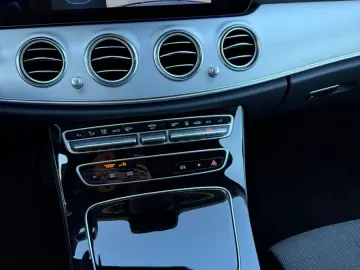 MERCEDES-BENZ E 200 Lim.Avantgarde Night-Paket Media-Display