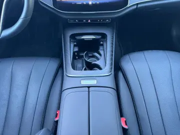 MERCEDES-BENZ E 200 Limousine AVA AHK DIGITAL 360  D…