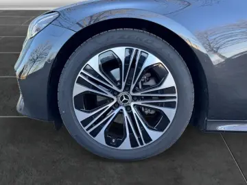 MERCEDES-BENZ E 200 Limousine AVA AHK DIGITAL 360  D…
