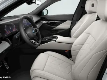 BMW 530e M Sport DAProf Pano HUD Sitzlüft H K