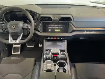 Lamborghini Urus SE MASSAGE 23  STYLE PACK